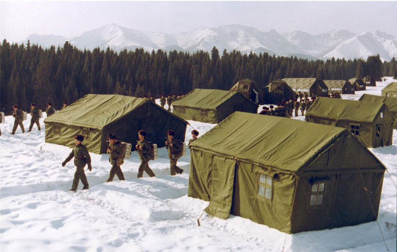 自從有了篷布再也不用怕愛(ài)車被雨淋濕了
