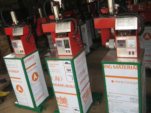 倉(cāng)庫(kù)成品——熱合機(jī)